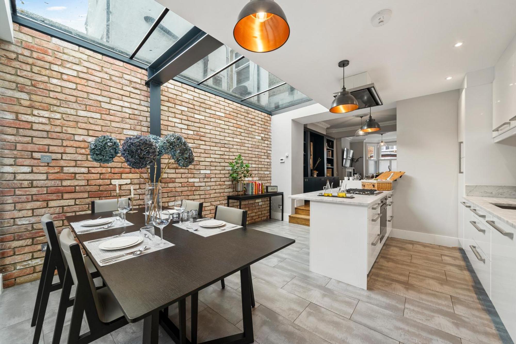 4 Bedroom House With Garden In Battersea Close To Chelsea * London