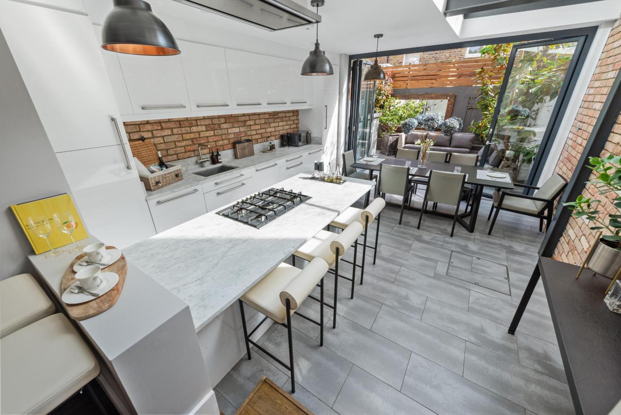 4 Bedroom House With Garden In Battersea Close To Chelsea
