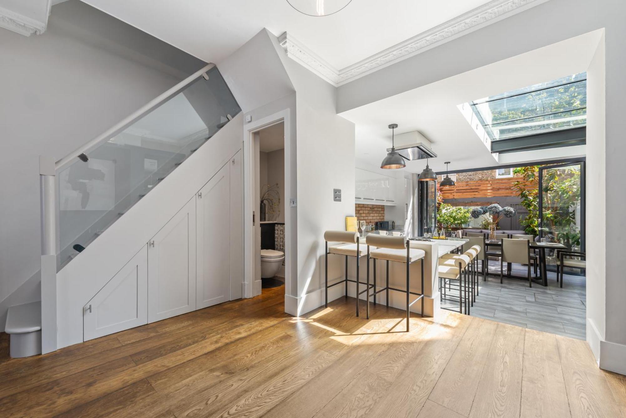 4 Bedroom House With Garden In Battersea Close To Chelsea *