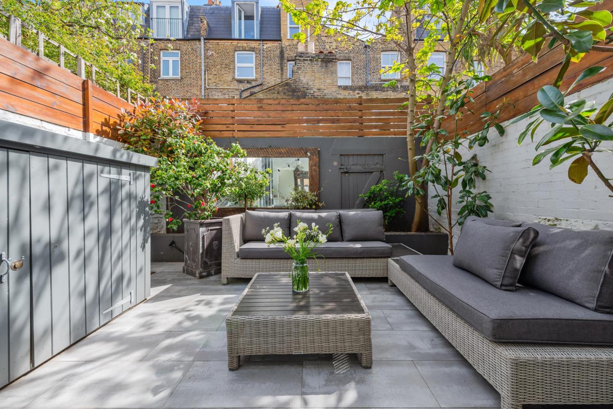 4 Bedroom House With Garden In Battersea Close To Chelsea