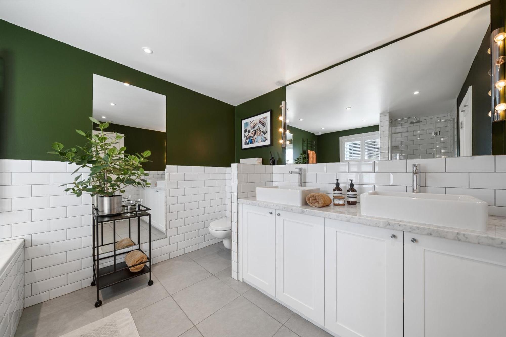 4 Bedroom House With Garden In Battersea Close To Chelsea *