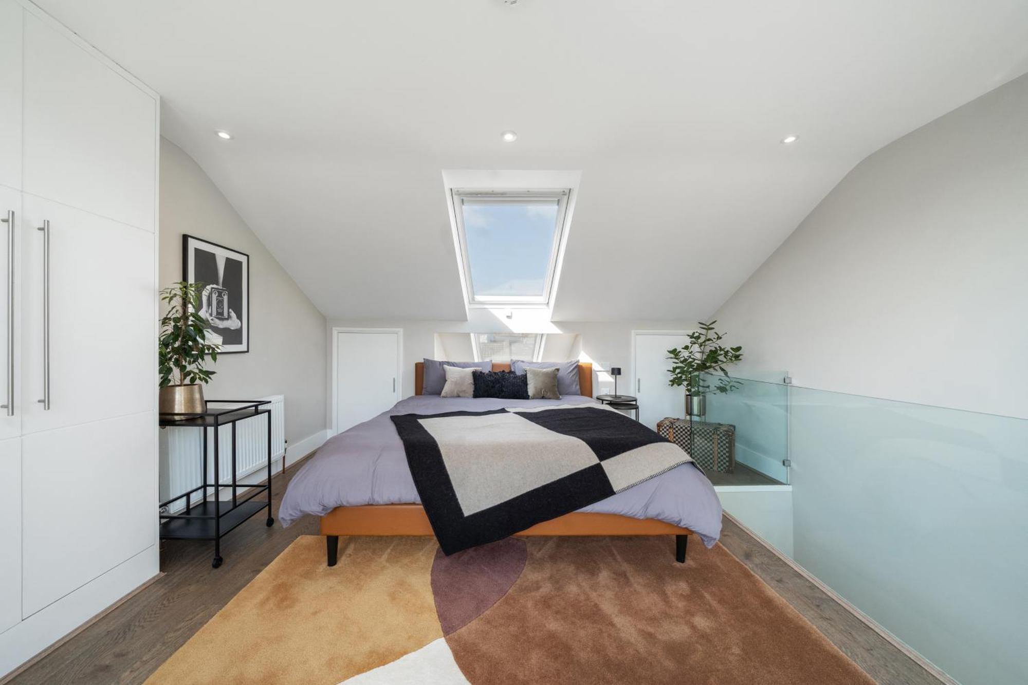 4 Bedroom House With Garden In Battersea Close To Chelsea London